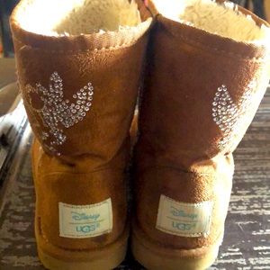 Disney tinker bell Ugg boots size 4